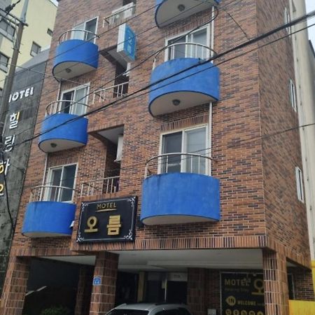 Oreum Motel Jeju Eksteriør bilde
