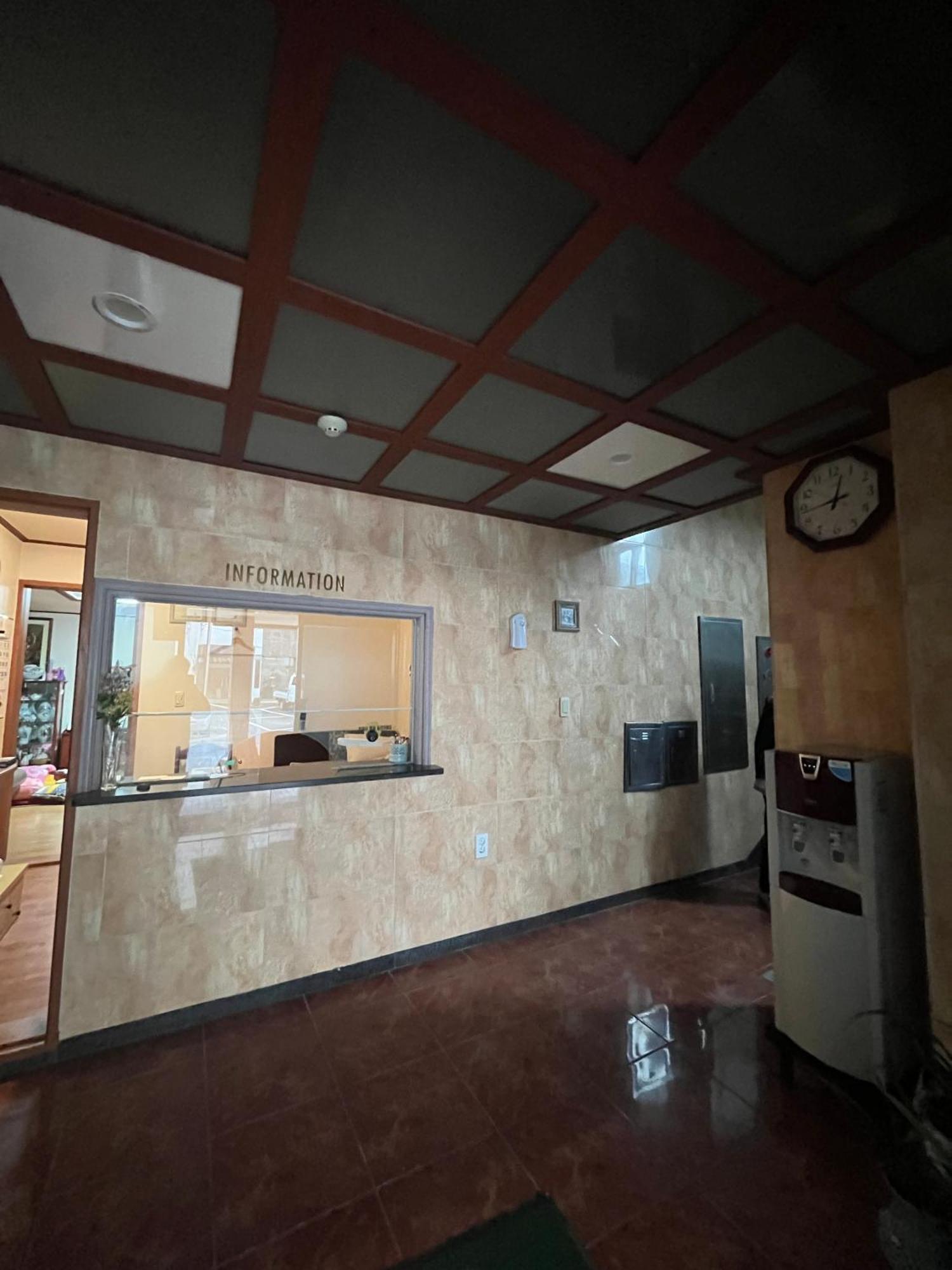 Oreum Motel Jeju Eksteriør bilde